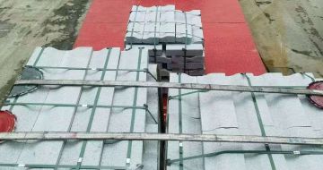 淄博 芝麻白仿形加直形路沿石出货日常