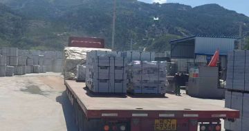 淄博 芝麻白仿形路沿石，直形路沿石