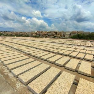 淄博 黄金麻荔枝面花岗岩石材地铺石防护中