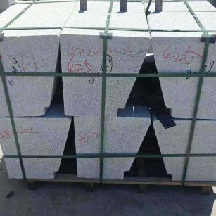 淄博 芝麻白异形坐凳，石凳