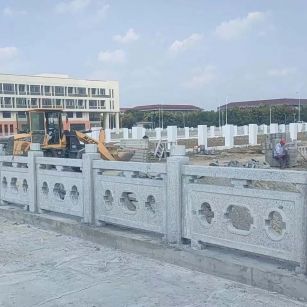 淄博 白麻花岗岩荔枝面河道栏杆