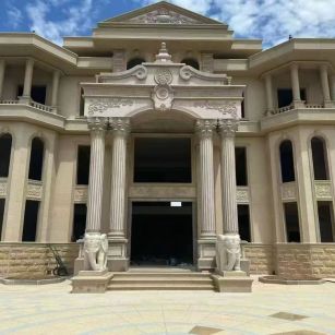 淄博 黄金麻别墅外墙干挂，大柱，大象，蘑菇石，雕花板