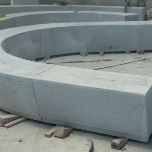 淄博 芝麻白花岗岩光面弧形坐凳