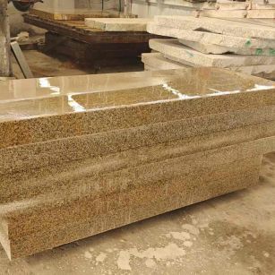 淄博 黄金麻栏杆料半成品加工中