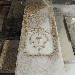 淄博 黄金麻花岗岩异形加工雕刻栏杆大柱