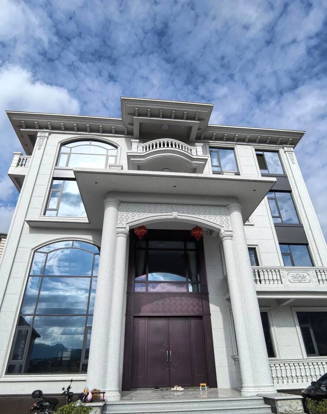 淄博白麻别墅外墙干挂石材效果示例