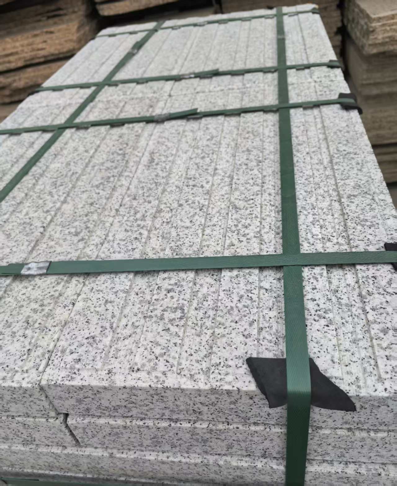 淄博 白麻花岗岩直行盲道石，盲条，地铺石