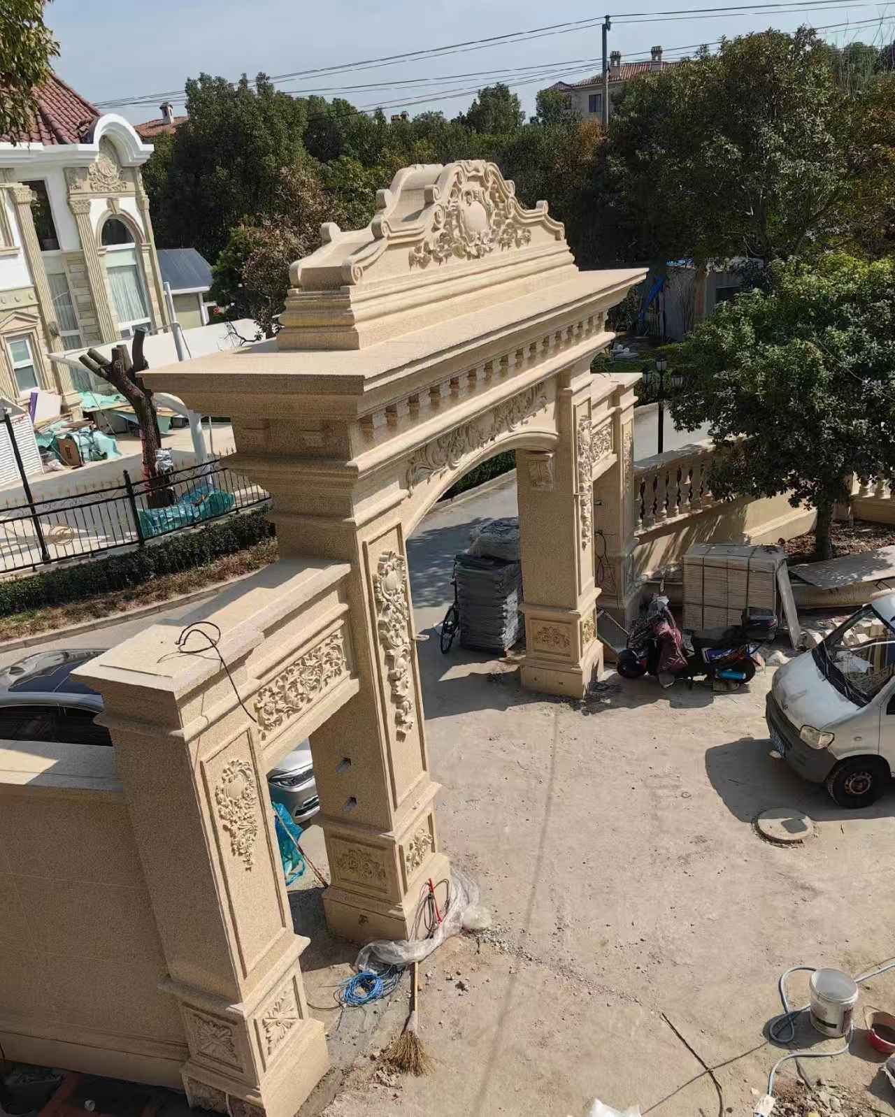 淄博 黄金麻荔枝面花岗岩别墅门楼