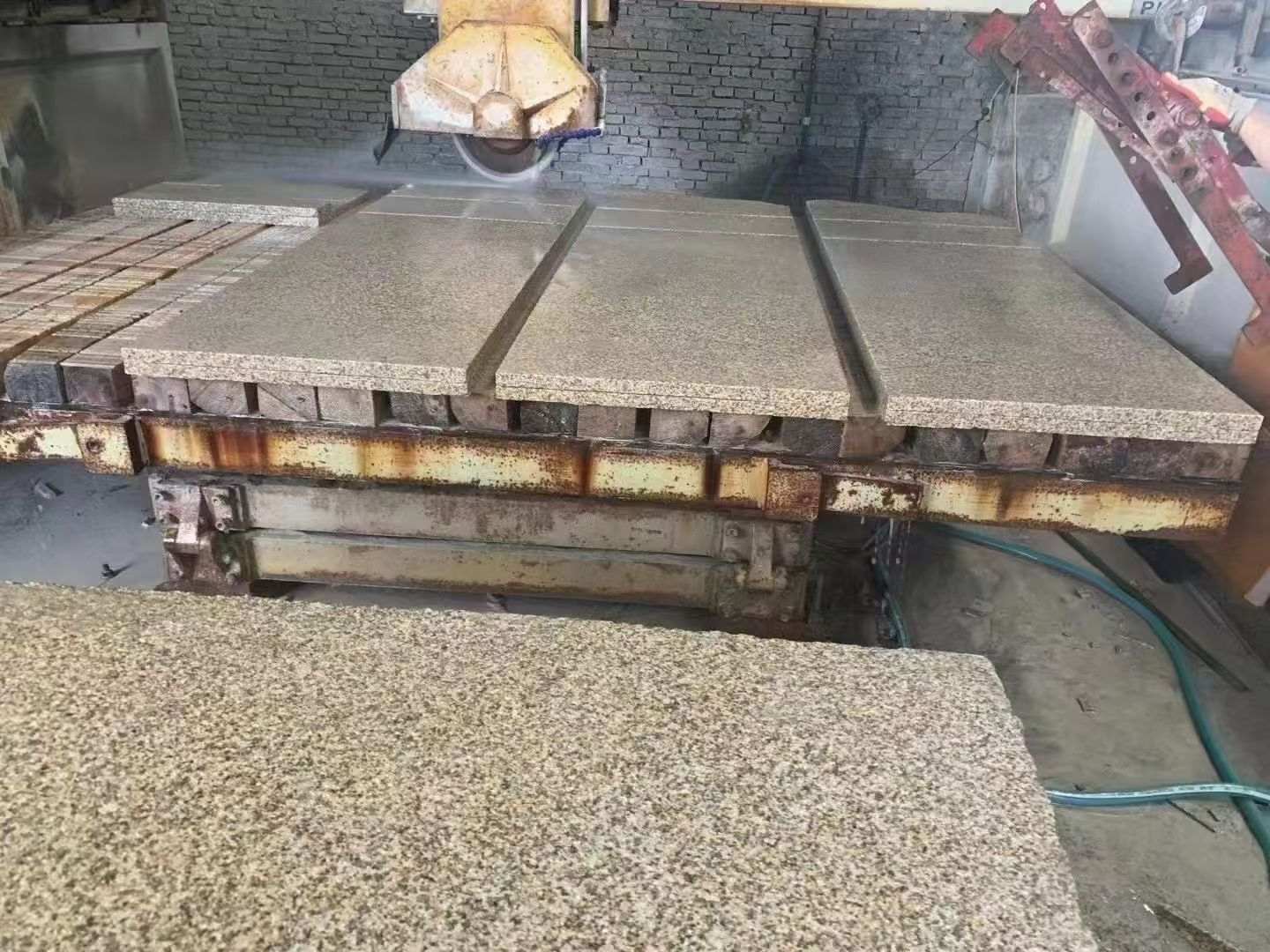 淄博 黄金麻荔枝面成品板加工