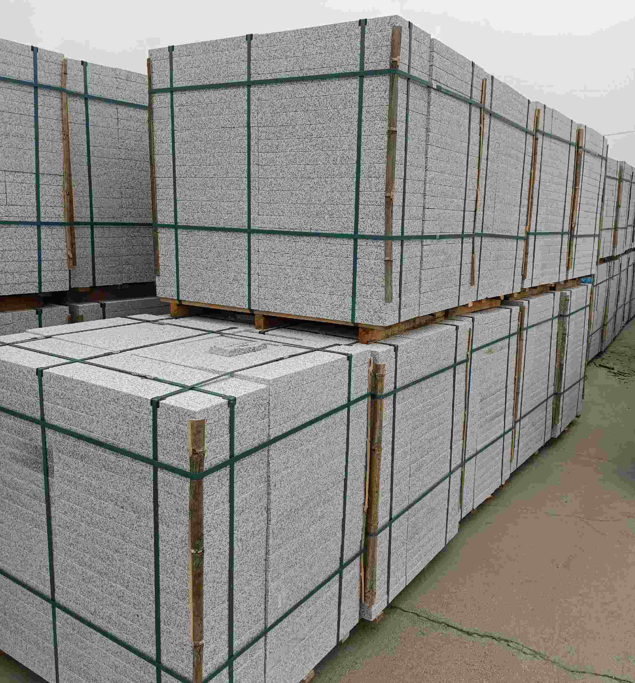 淄博 白麻花岗岩石材荔枝面地铺石（300*600*50）