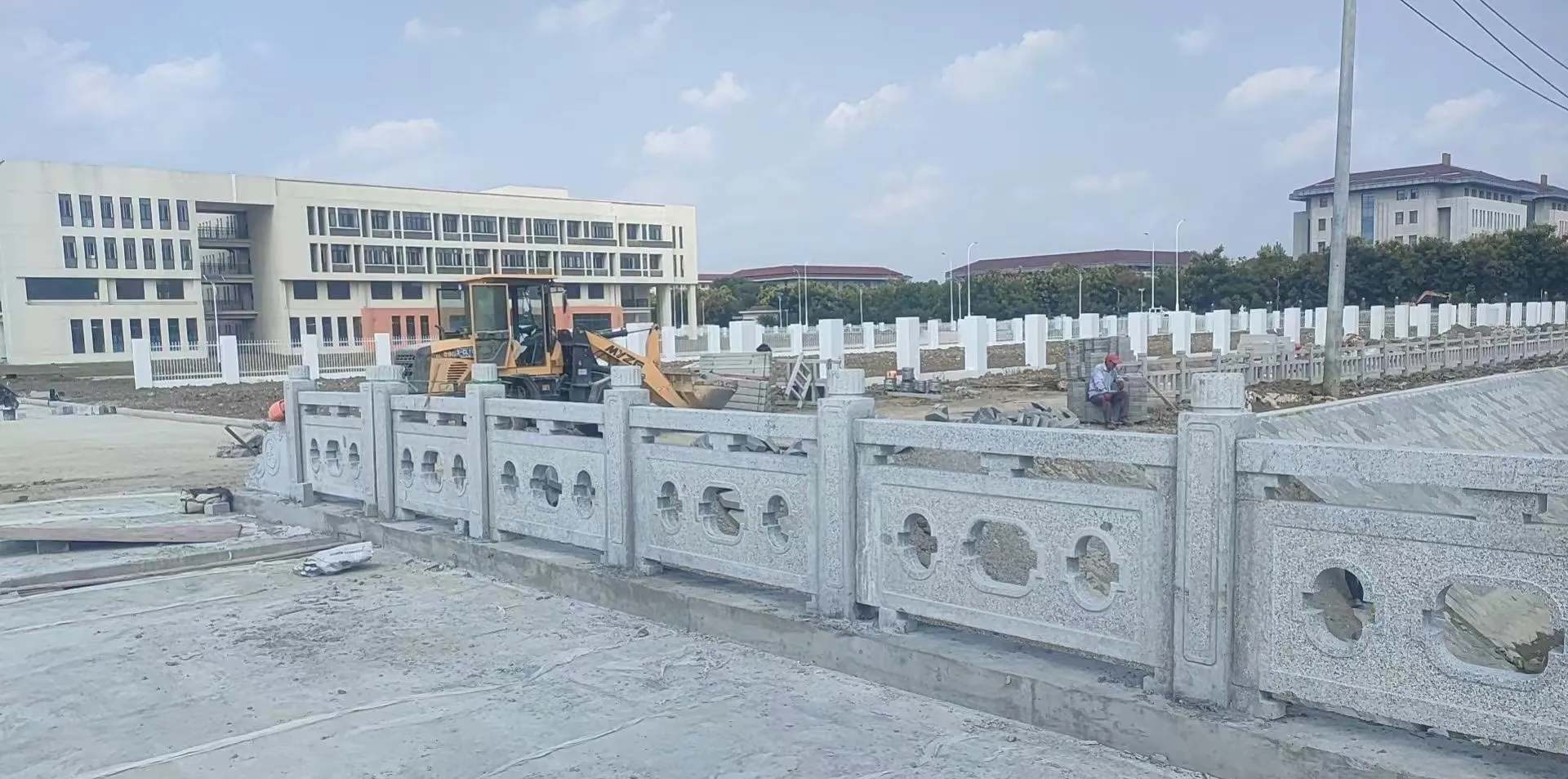 淄博 白麻花岗岩荔枝面河道栏杆