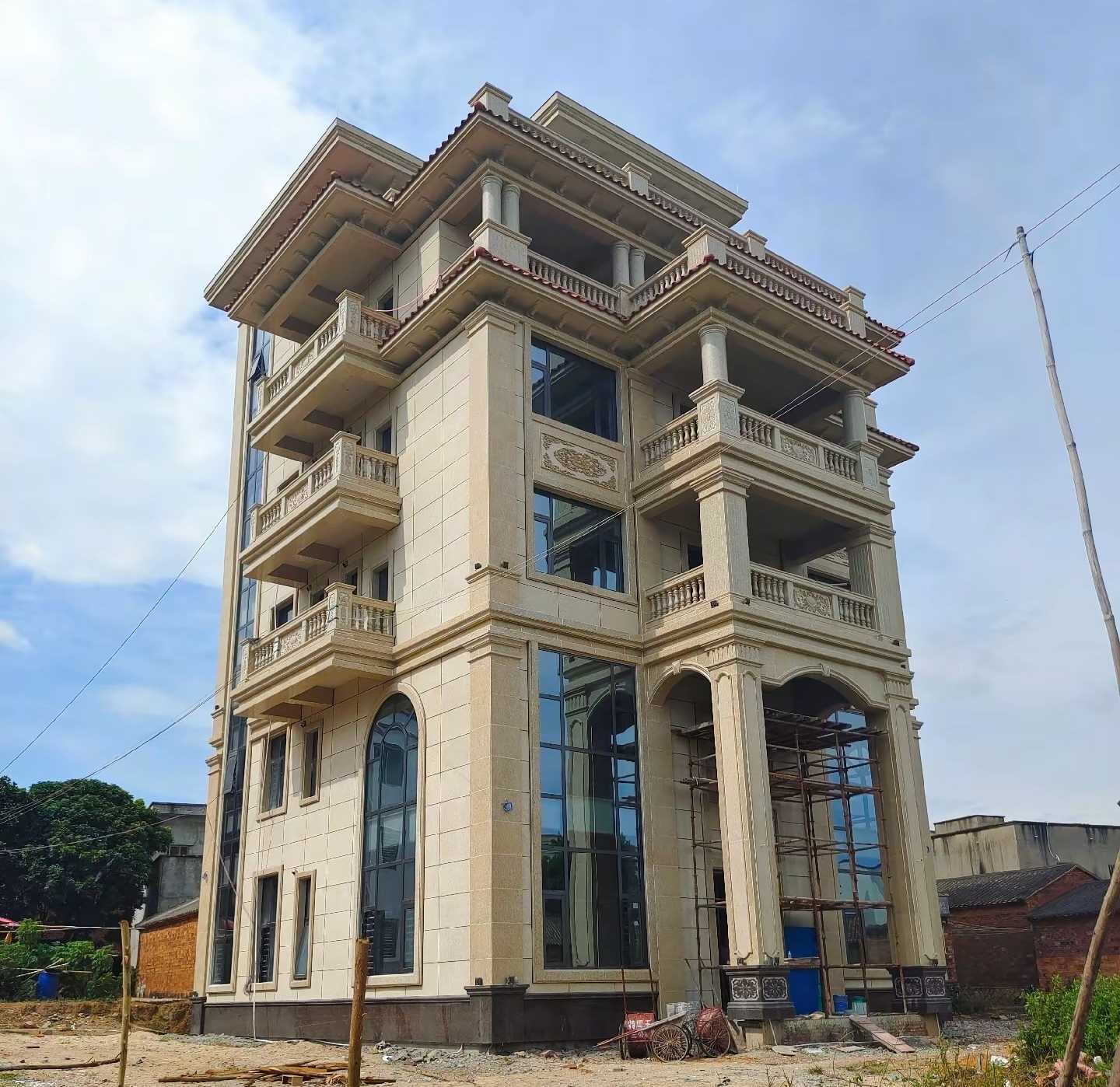 淄博 黄金麻花岗岩石材别墅外墙干挂搭配（雕花栏杆花瓶柱门楼罗马柱）