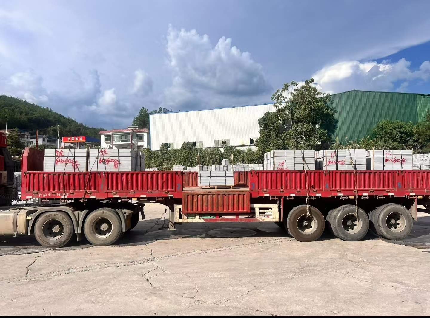 淄博 芝麻灰花岗岩地铺石出货日常