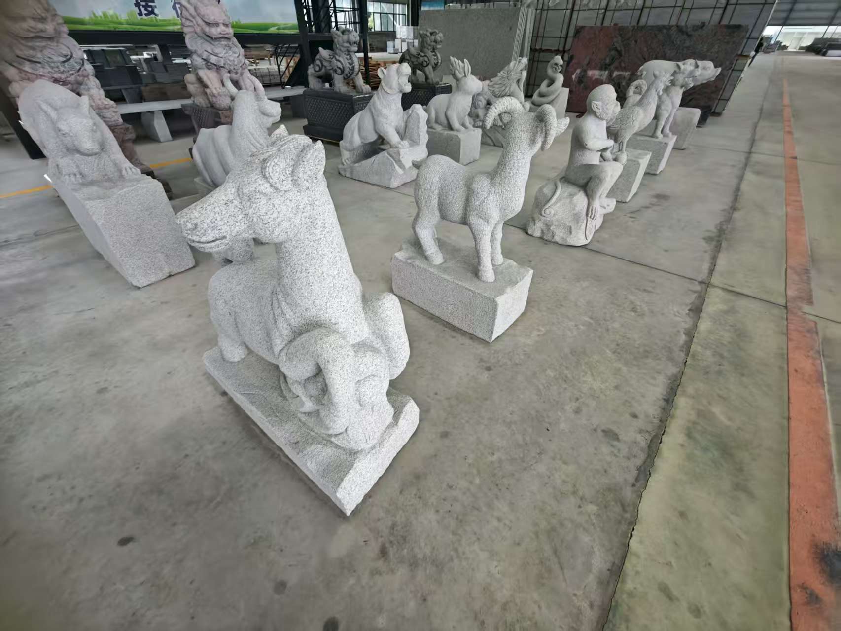 淄博 芝麻白花岗岩造型立体雕刻——十二生肖