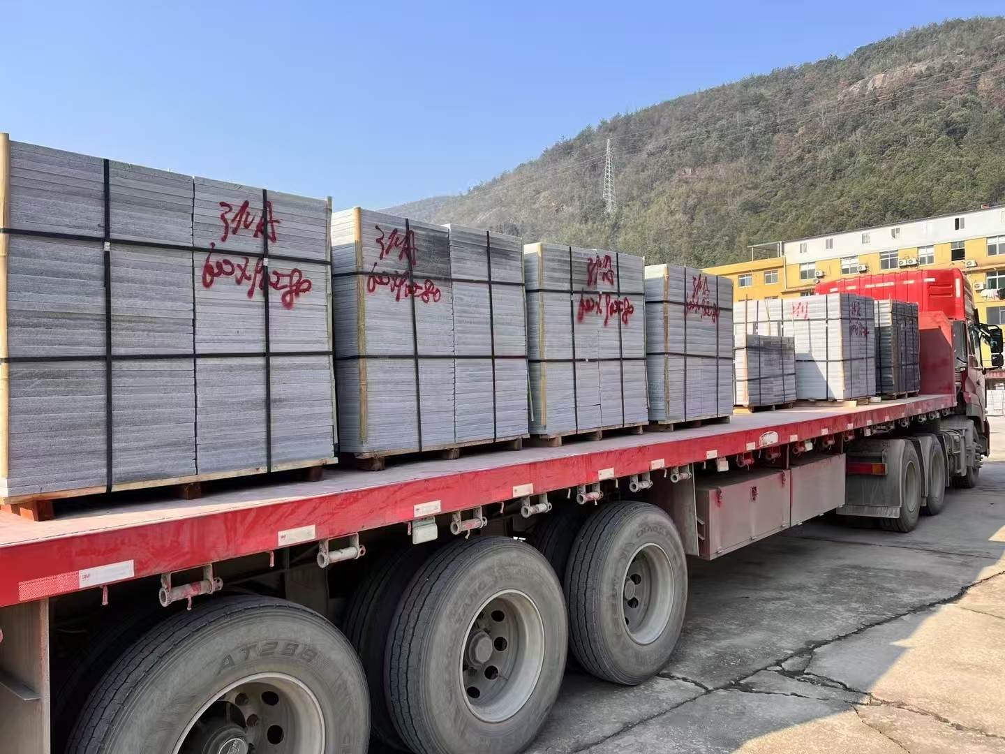 淄博 芝麻灰地铺石出货日常