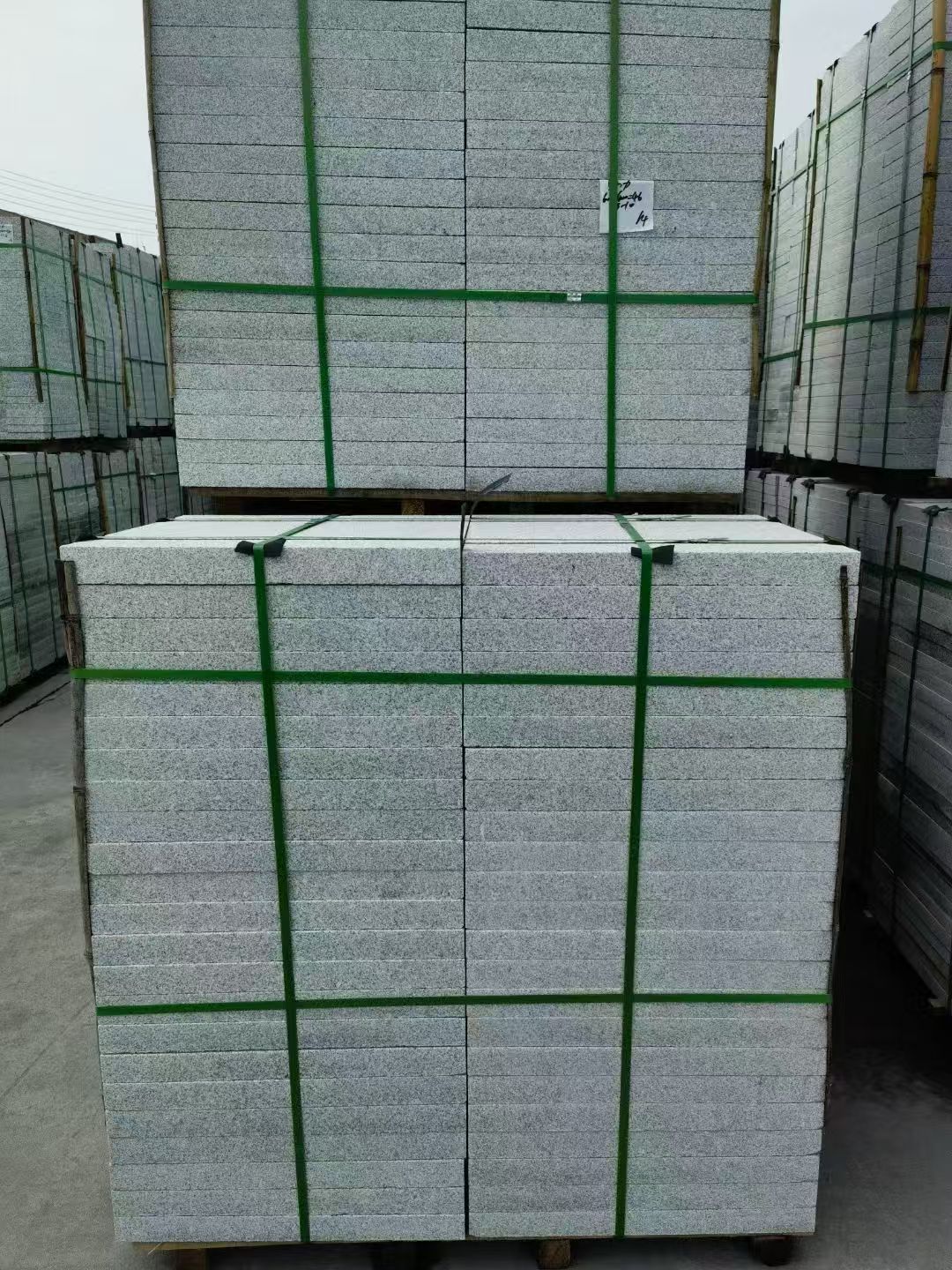 淄博 芝麻白火烧，园林广场市政工程地铺石，1.8~5.0厚均有现货