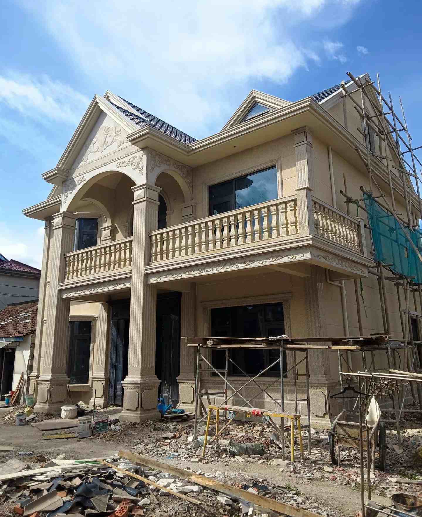 淄博 黄金麻花岗岩石材私人别墅雕花门楼柱阳台栏杆