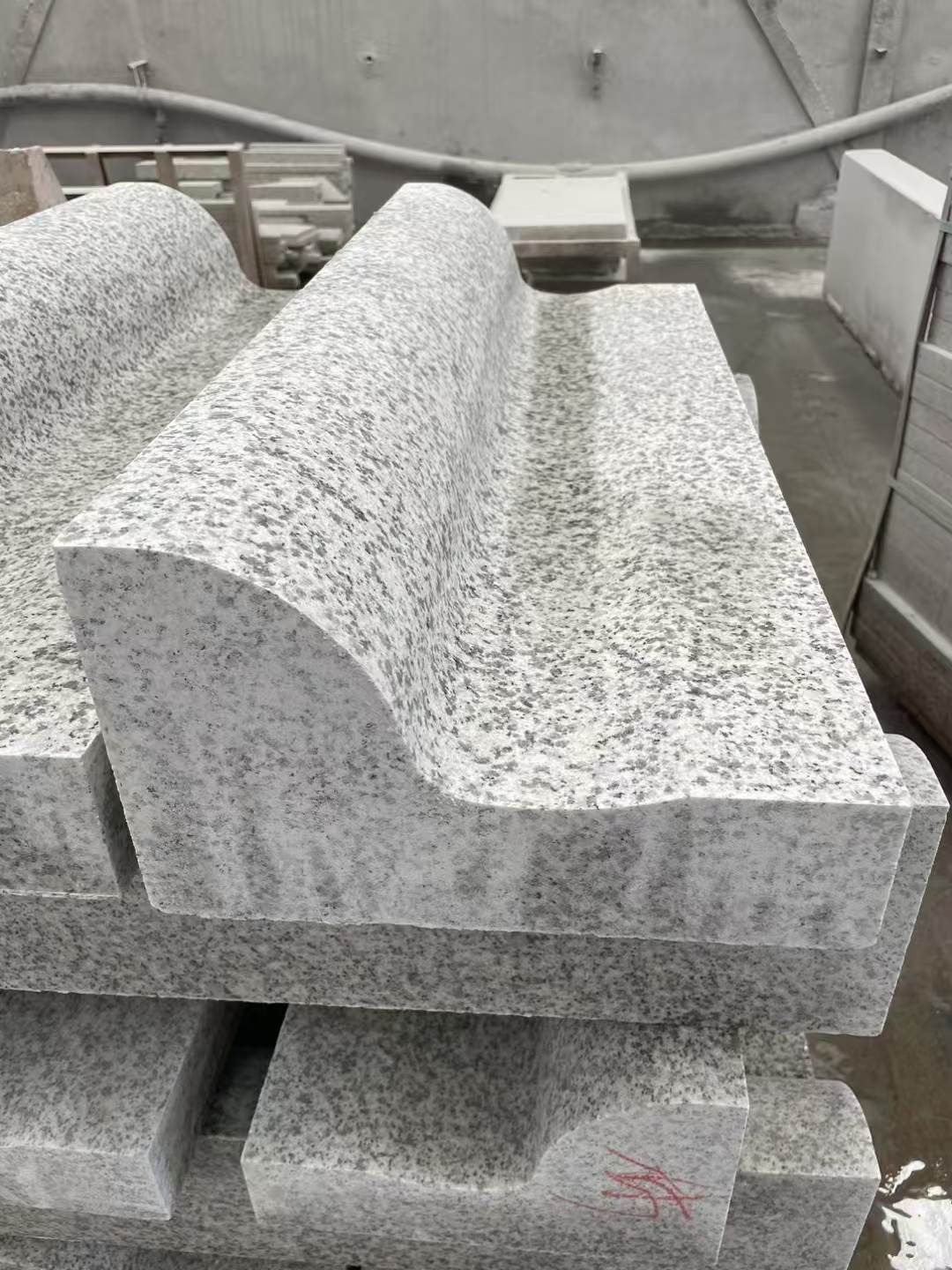 淄博 白麻花岗岩S型路沿石，路侧石，马路牙子等